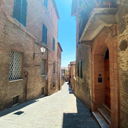 La Fonte-With Balcony Close By Piazza Del Campo Сиена Екстериор снимка