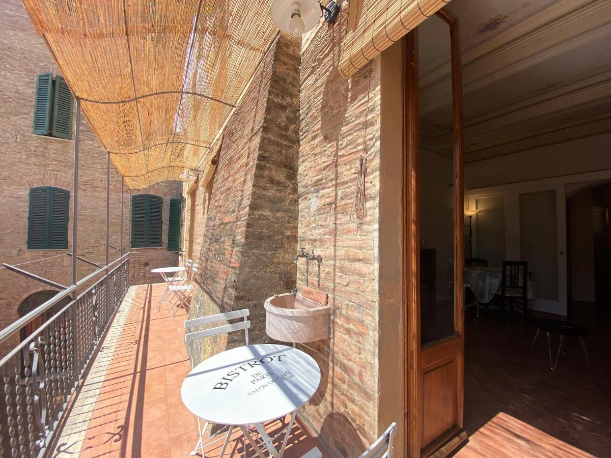 La Fonte-With Balcony Close By Piazza Del Campo Сиена Екстериор снимка